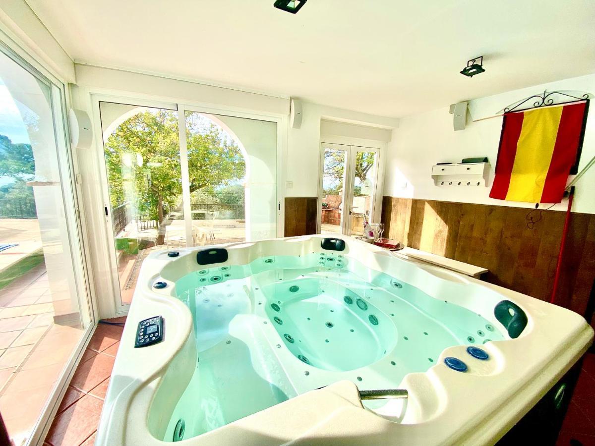 Casa Trassierra: 3-bedroom Retreat With Seasonal Shared Pool Apartment